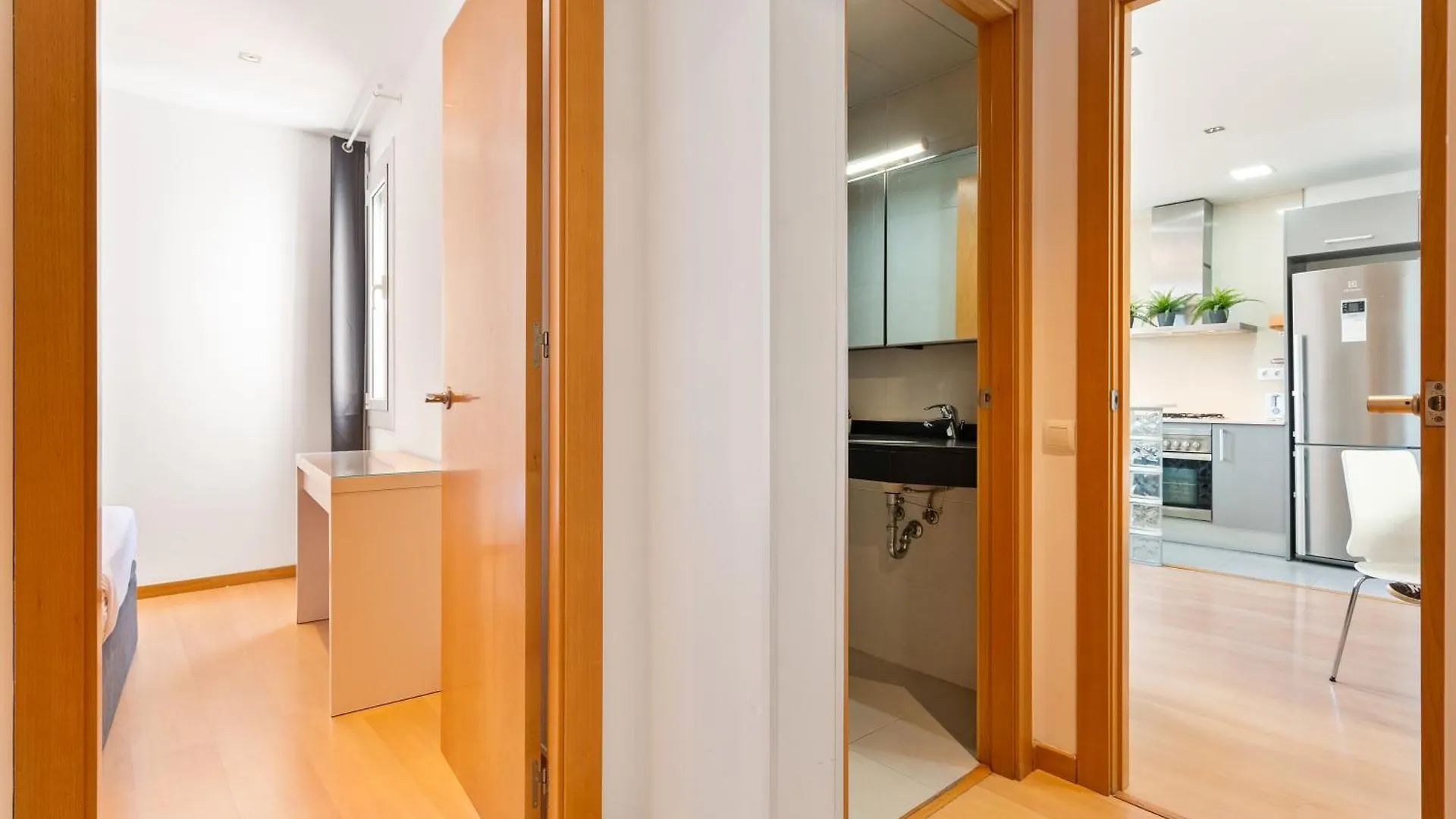 Fridays Flats Bright & Breezy Apartment Barcelona 0*,